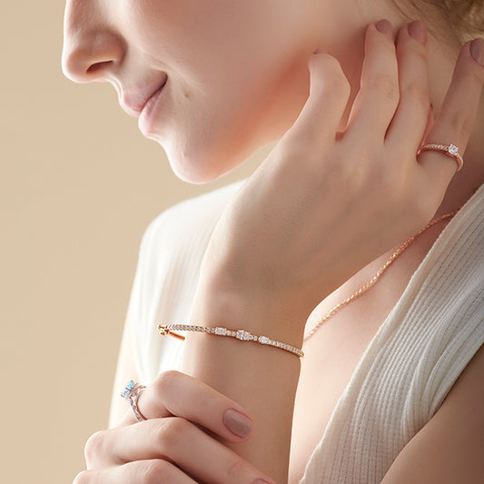 Oval-Cut Diamond Bangle Bracelet Oval-Cut Diamond Bangle Bracelet