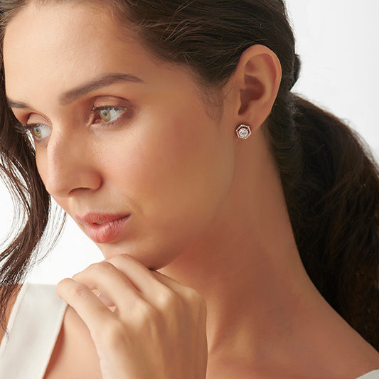 Hexagon Halo Round Diamond Stud Earrings Hexagon Halo Round Diamond Stud Earrings - MQ