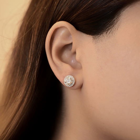 Round Solitaire Diamond Halo Stud Earrings Round Solitaire Diamond Halo Stud Earrings