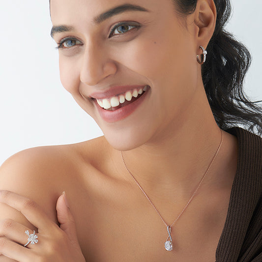 account-offers Elegant Oval Diamond Drop Pendant
