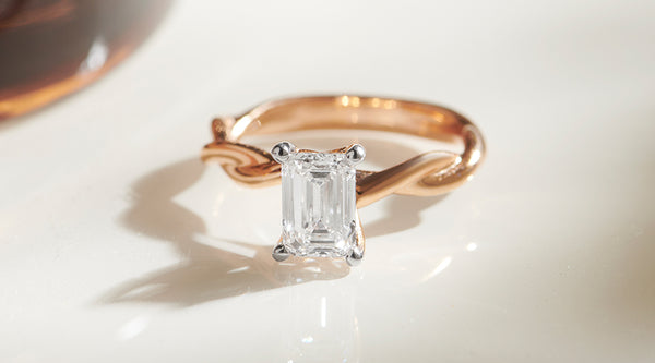 Emerald The Mirror  of Elegance